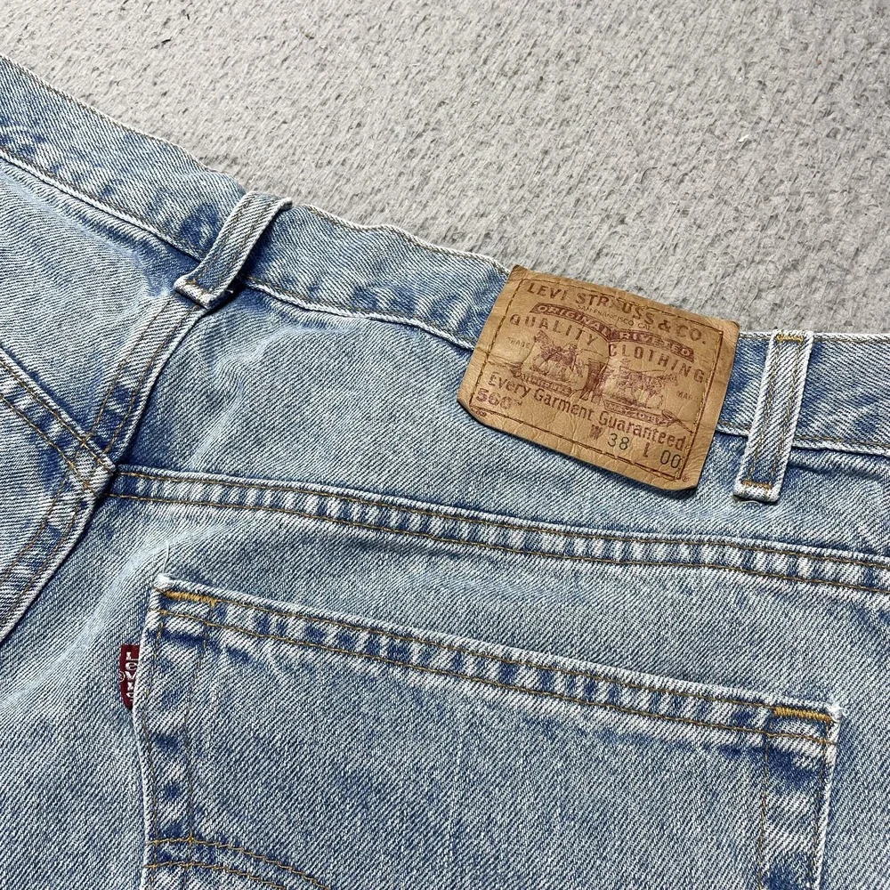 Vintage Levis 560 Shorts Mens 38 Blue Denim Bermuda 11